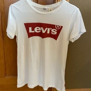 Levi’s White Logo Tee